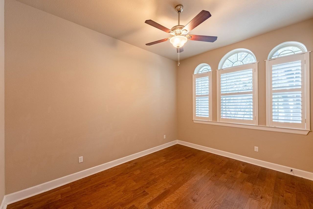 633 Cerezo Dr - Photo 7 of 24