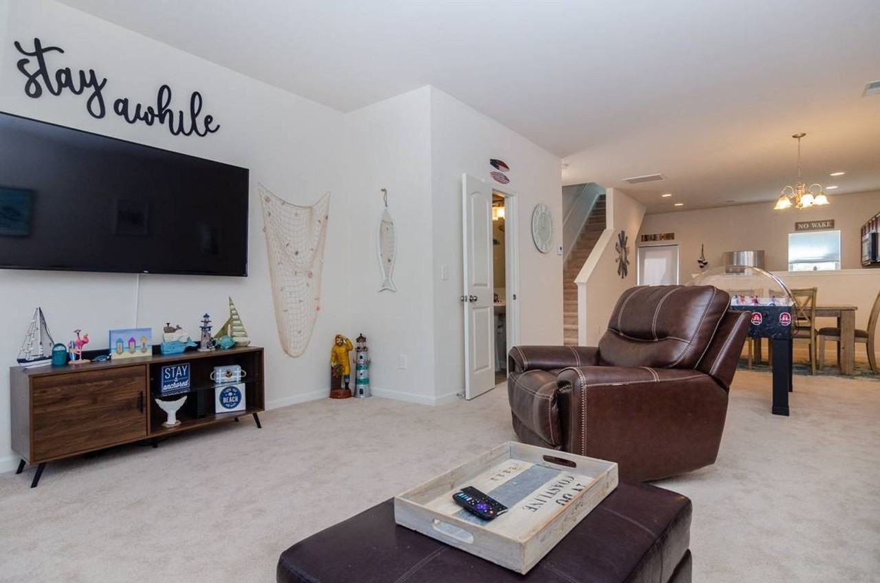 808 Blanche Avenue - Photo 3 of 34