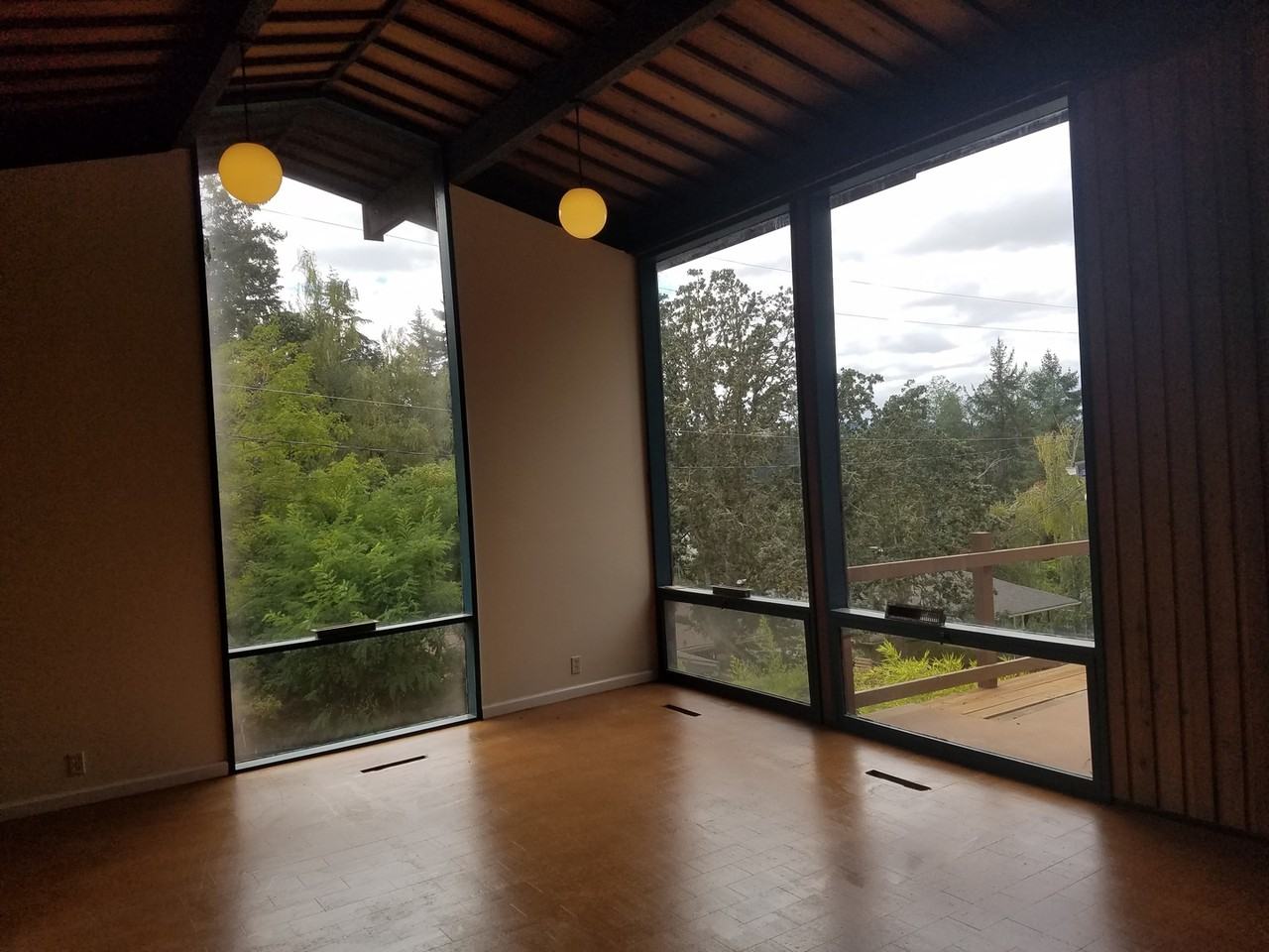 2497 Mission Ave - Photo 3 of 14