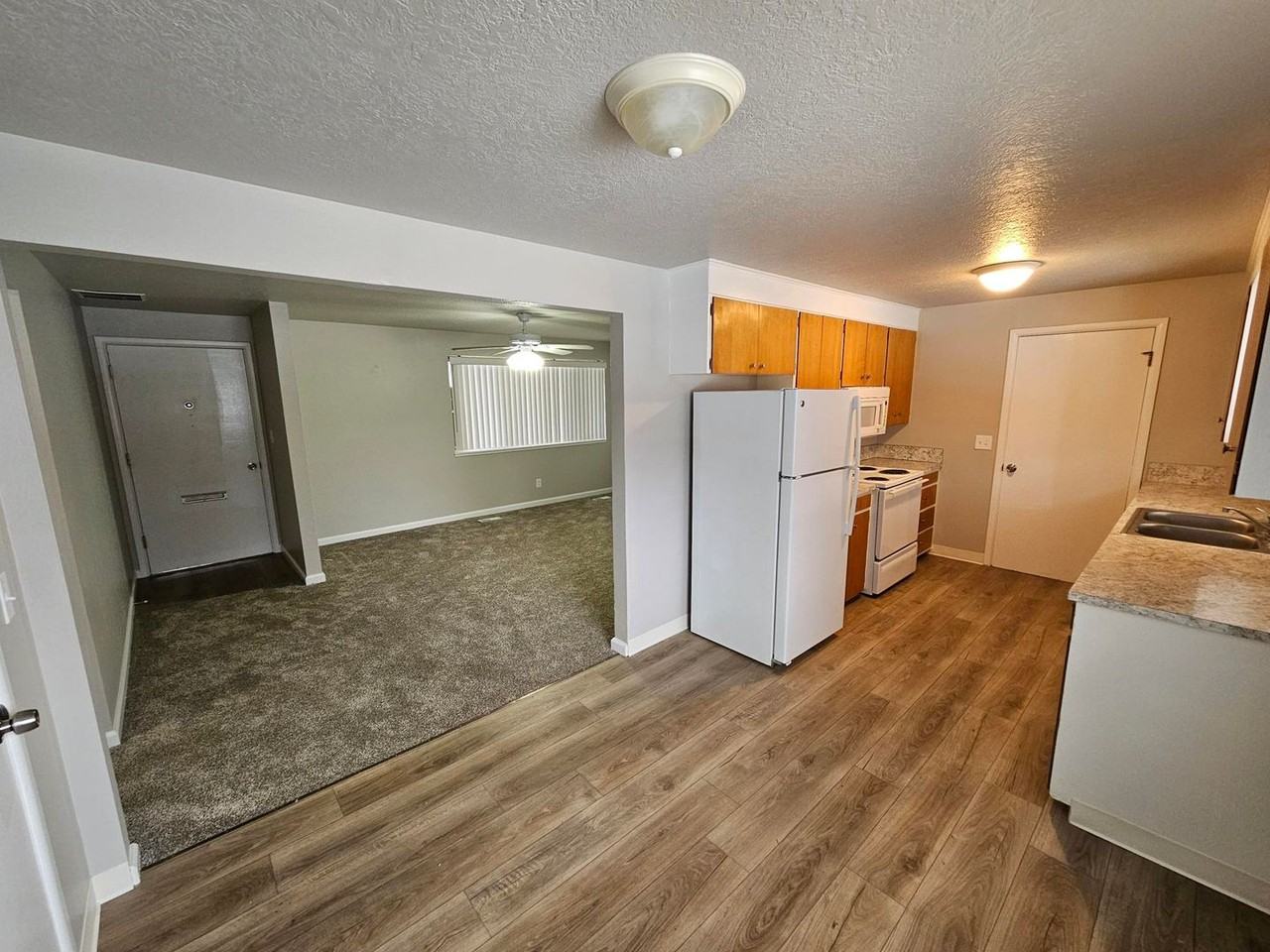 2402 W Lemhi St - Photo 3 of 22