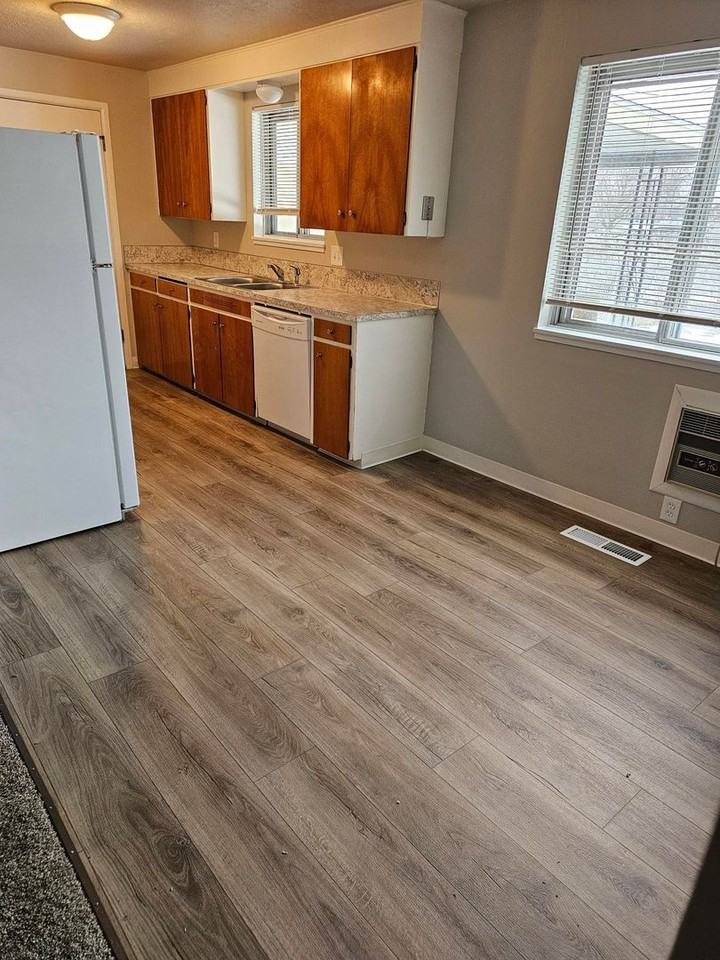 2402 W Lemhi St - Photo 4 of 22