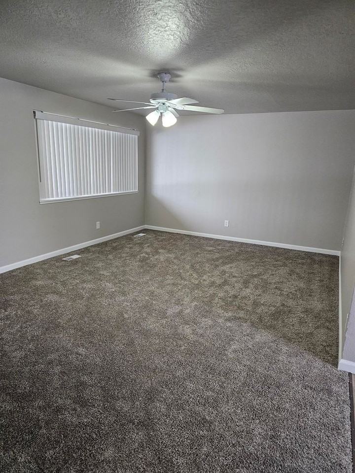 2402 W Lemhi St - Photo 7 of 22