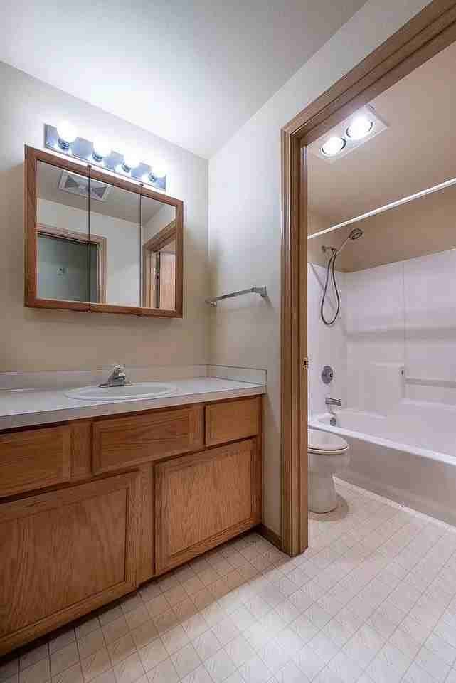 218 Maple Ave - Photo 6 of 10