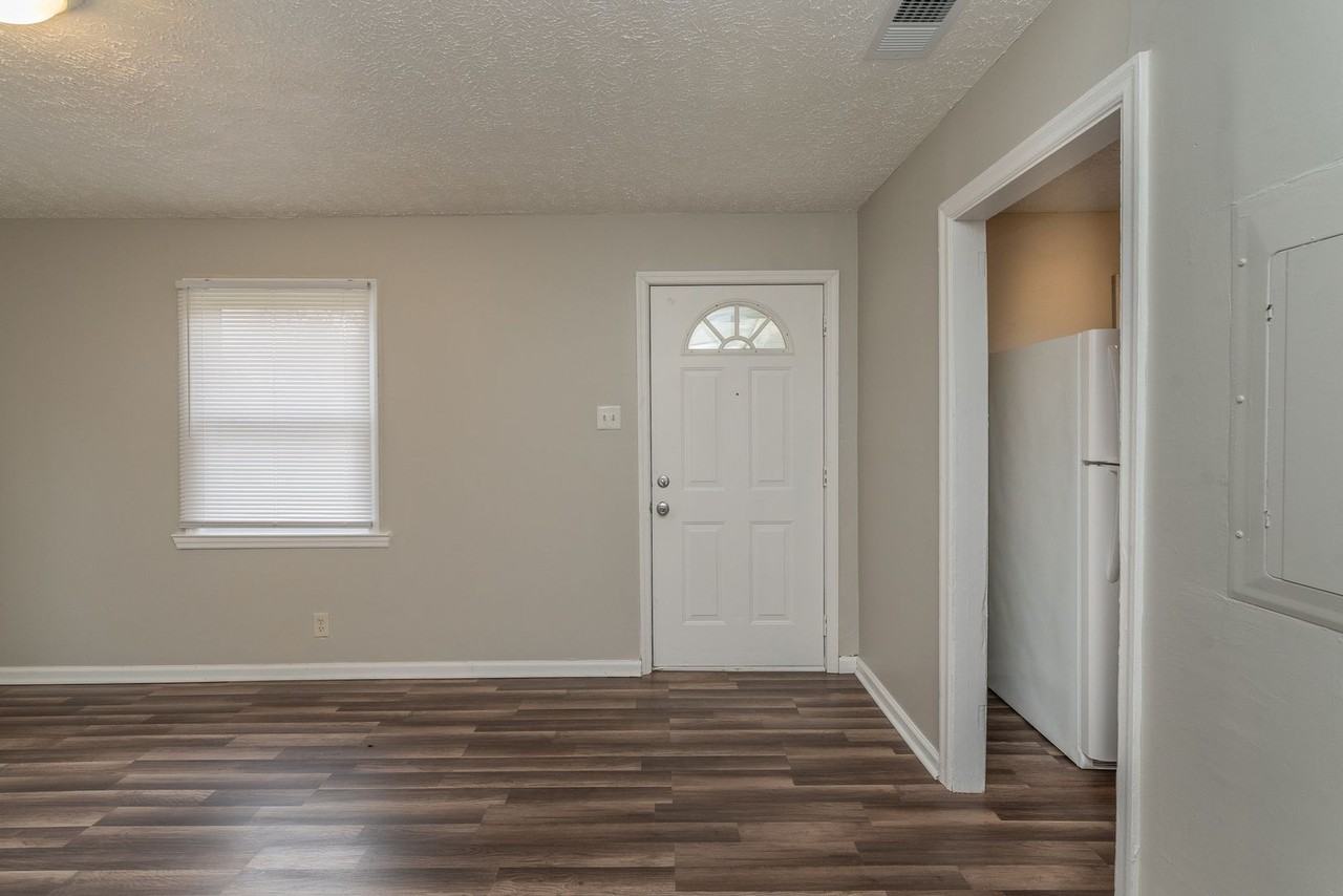 821 Forsythe St - Photo 2 of 27