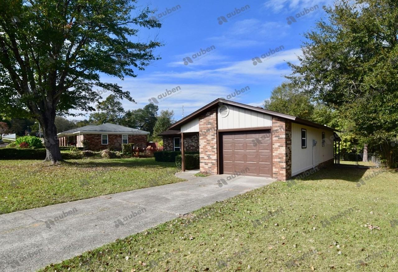 2853 Pheasant Dr - Photo 2 of 38