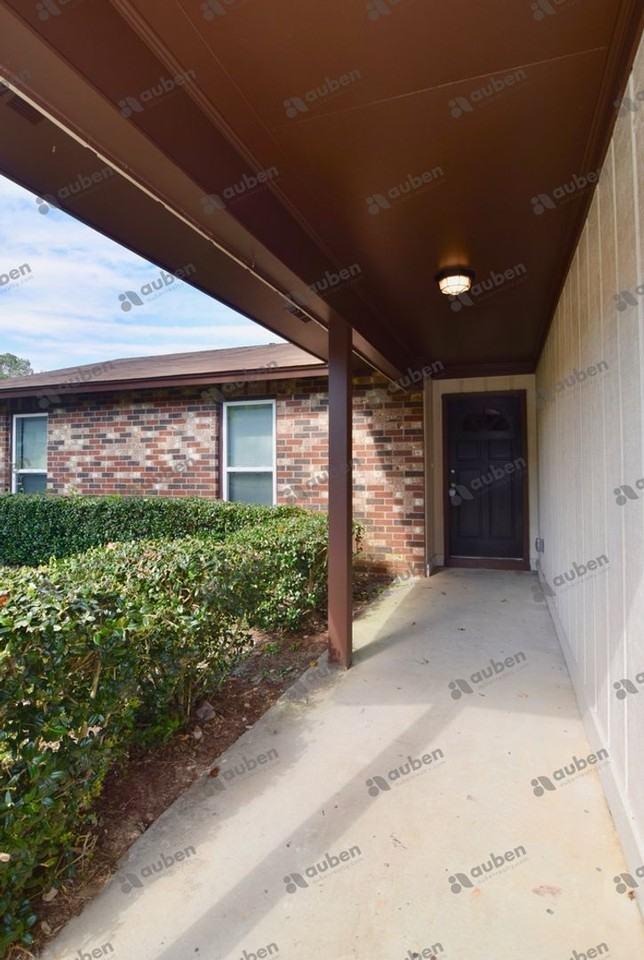 2853 Pheasant Dr - Photo 3 of 38