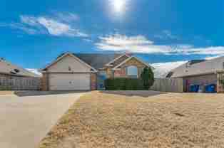 3105 Sw Waterleaf Ave - Photo 1 of 1