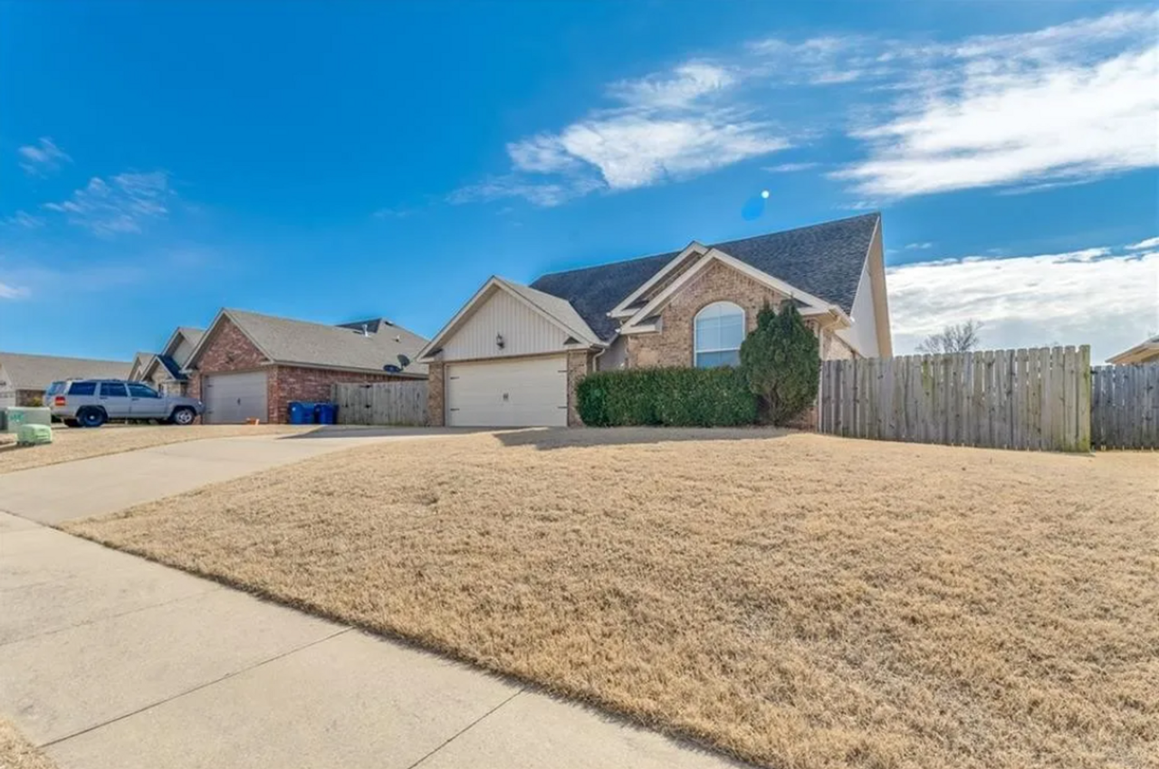 3105 Sw Waterleaf Ave - Photo 2 of 21