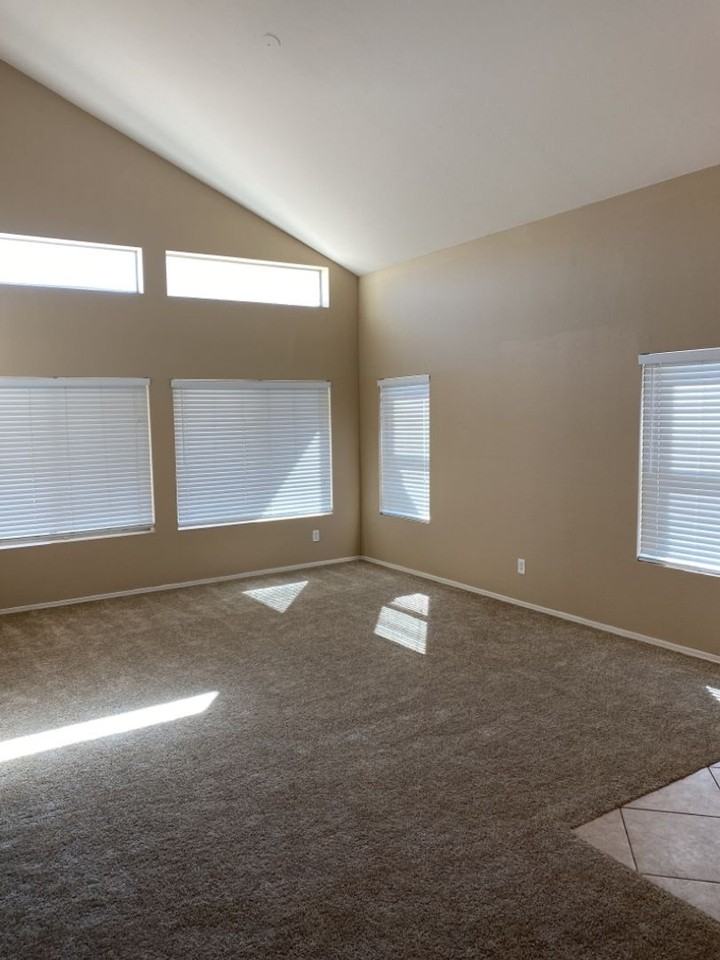 2541 W Canyon Way - Photo 3 of 21