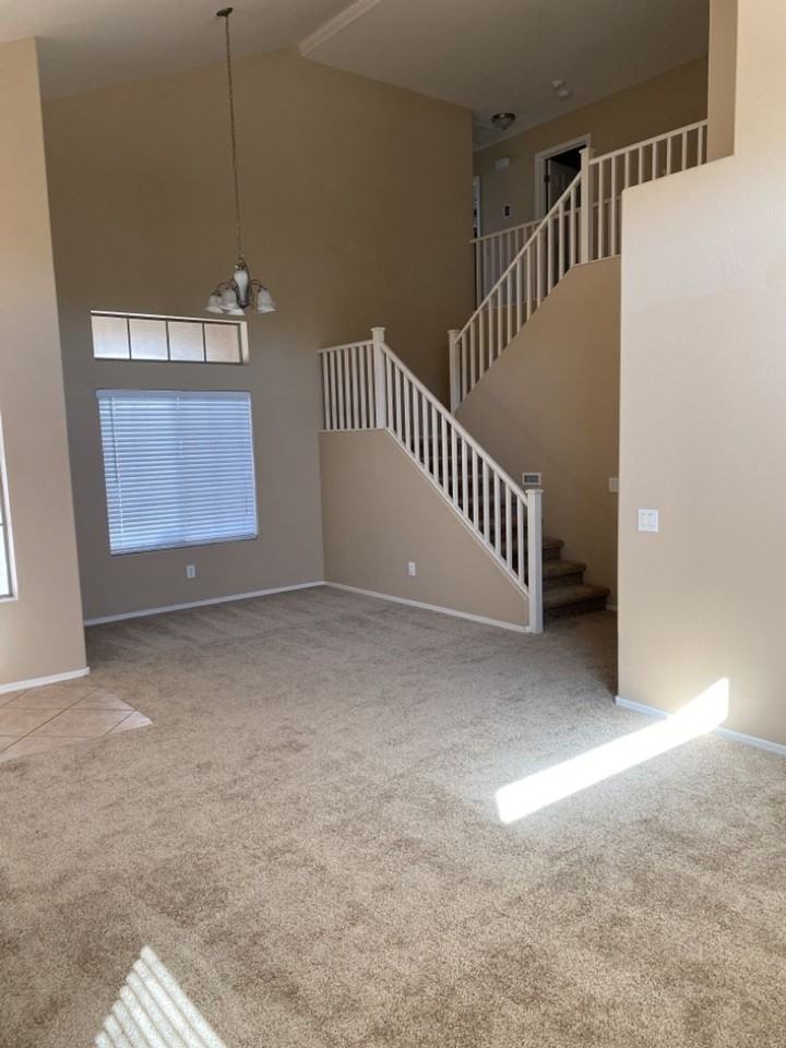 2541 W Canyon Way - Photo 4 of 21