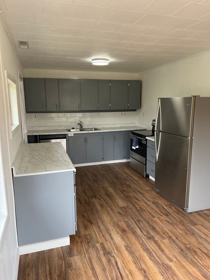 2850 Greensprings Dr - Photo 4 of 9