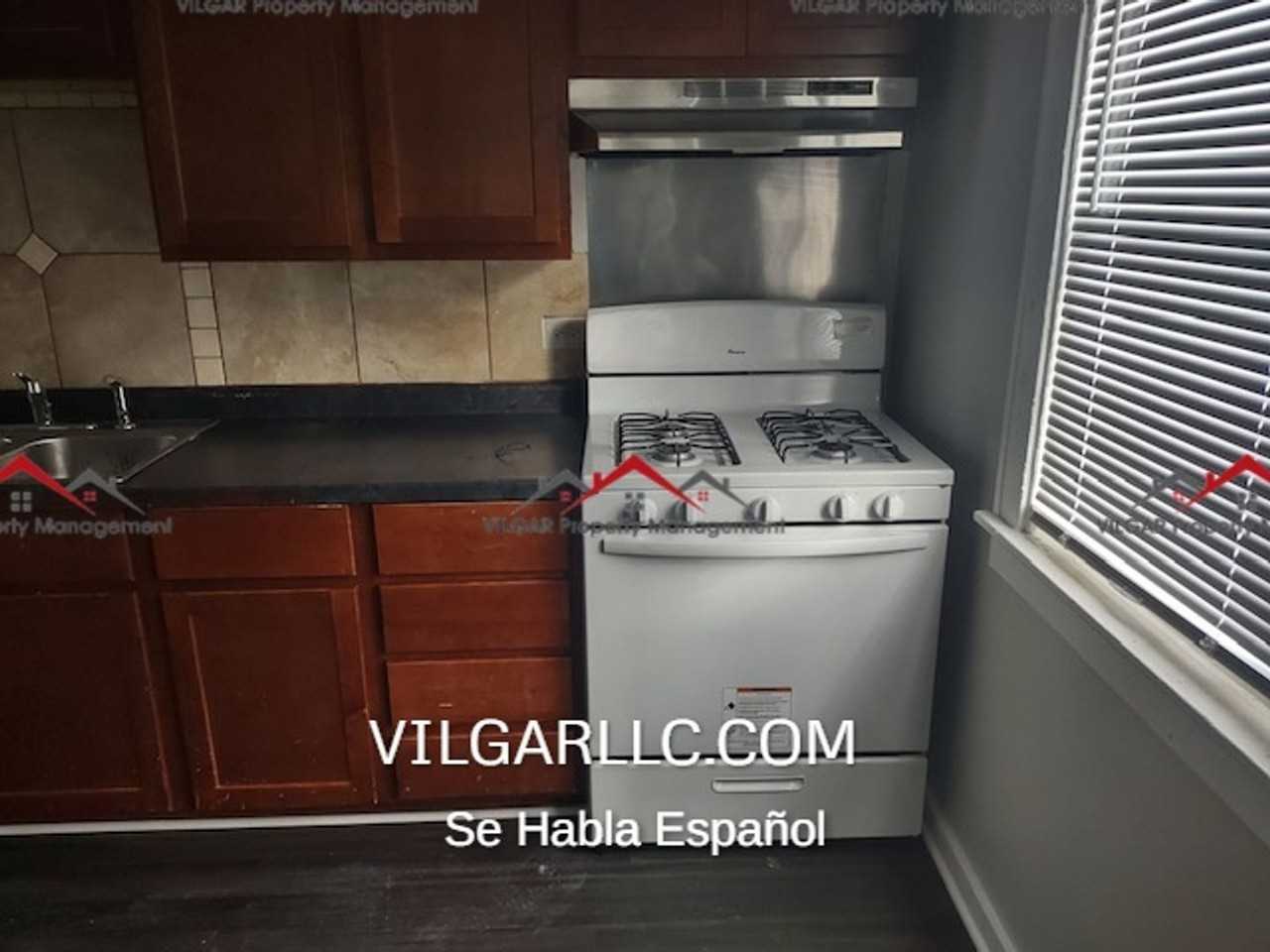 833 E 35th Pl - Photo 2 of 10