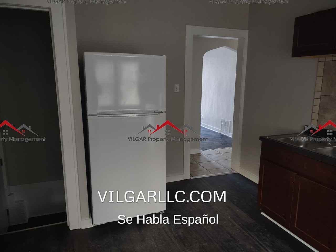 833 E 35th Pl - Photo 3 of 10