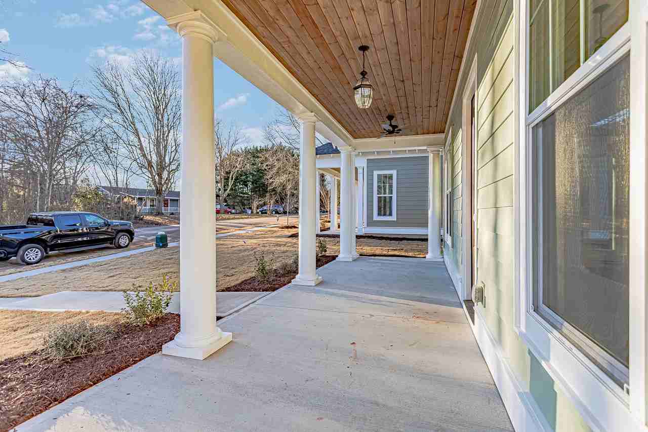 111 Hemlock Dr - Photo 3 of 27