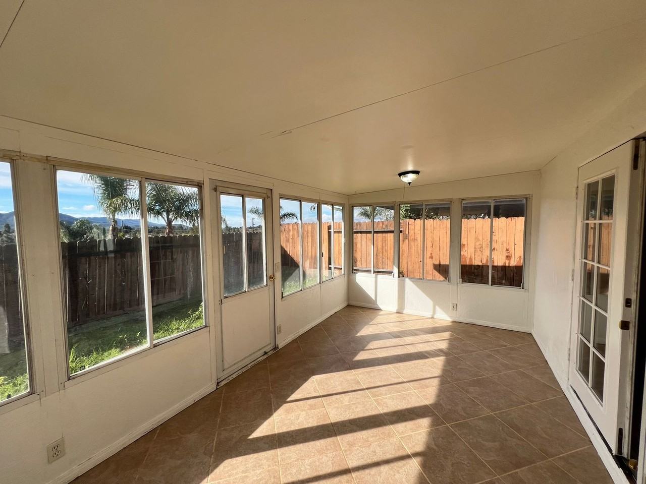 4654 Colony Dr - Photo 5 of 16