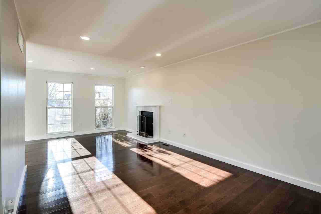 1304 Longbow Rd - Photo 3 of 24