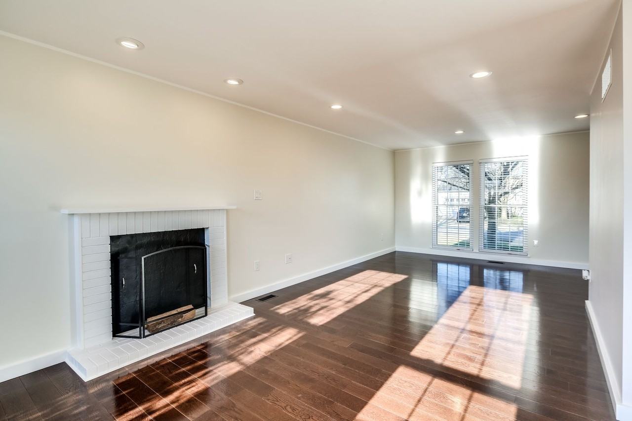 1304 Longbow Rd - Photo 4 of 24