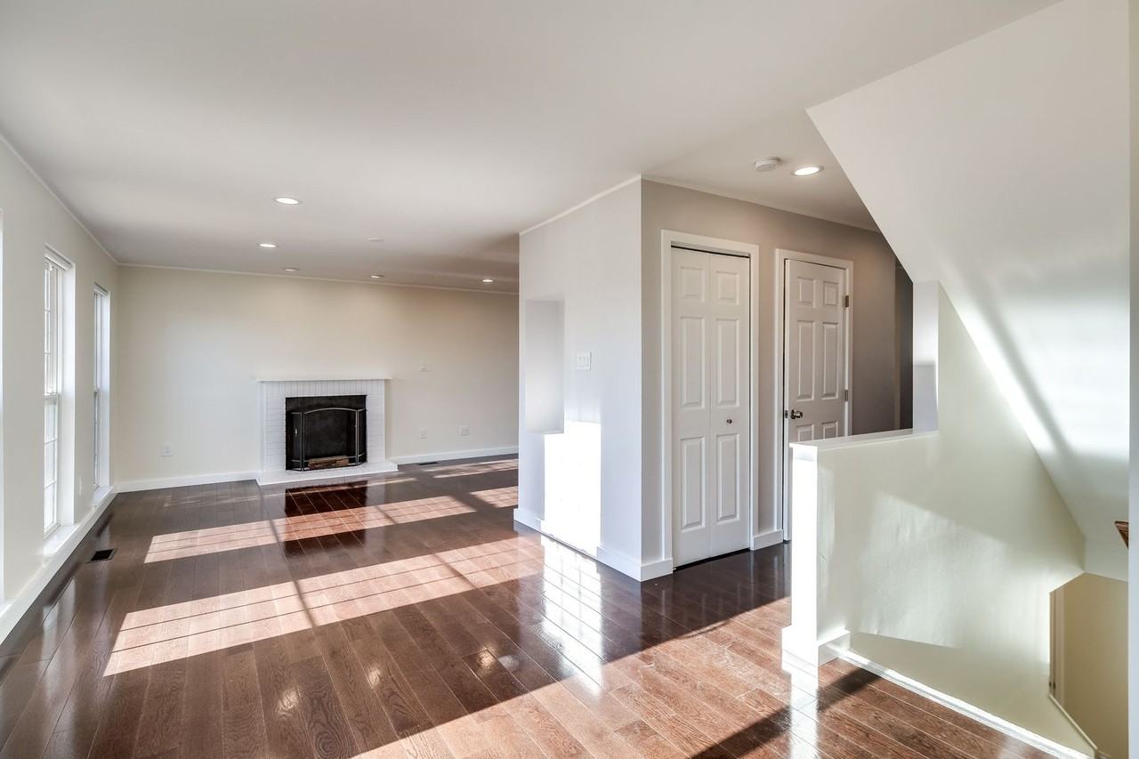 1304 Longbow Rd - Photo 5 of 24