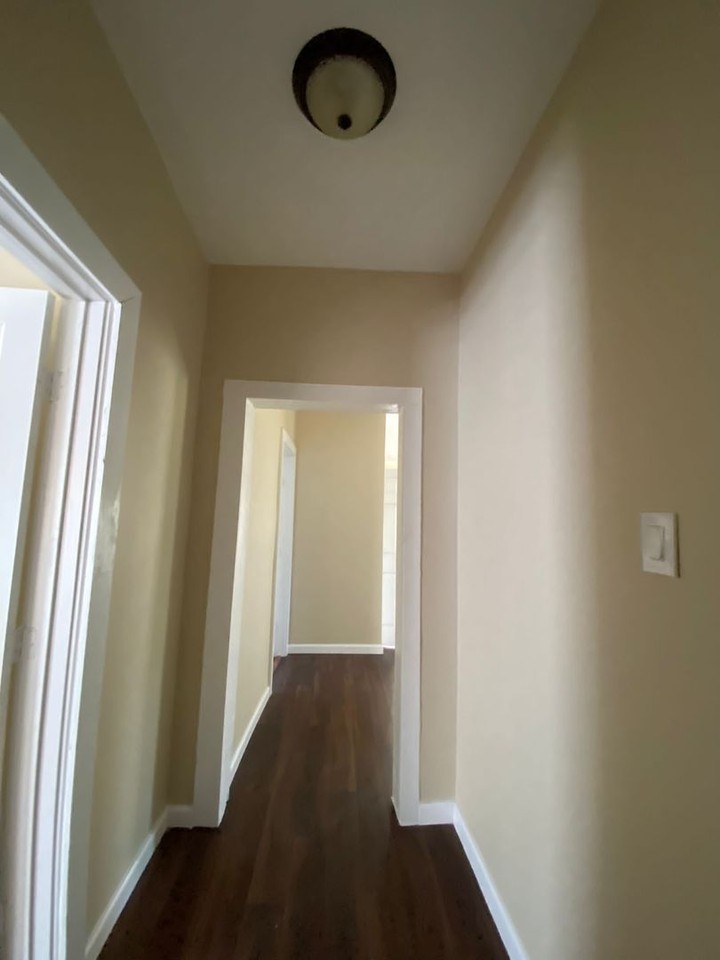 490 Oak St - Photo 3 of 19