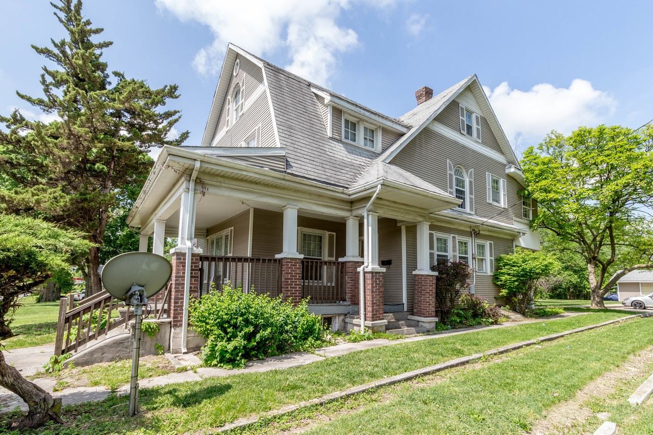 1321 Paris Rd - Photo 3 of 17