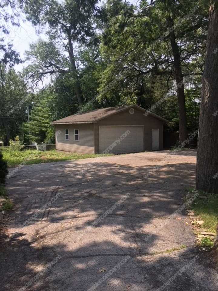 2128 Ridge Rd - Photo 3 of 23