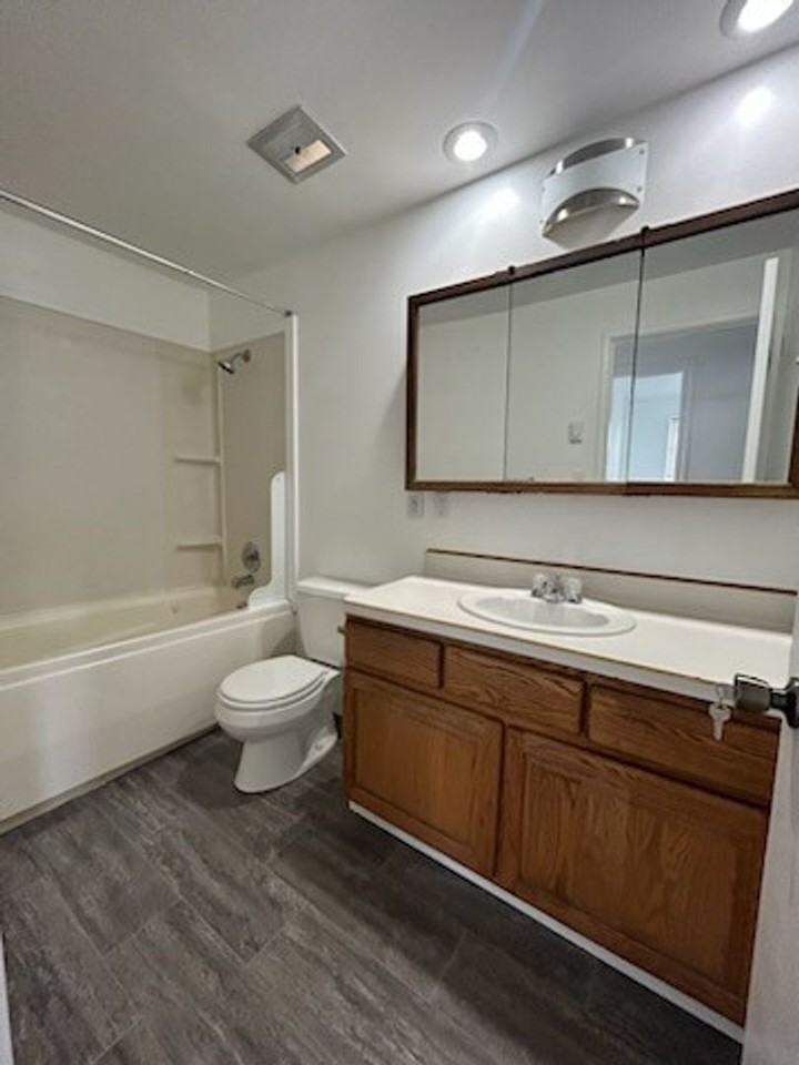 291 Se 9th St - Photo 2 of 10