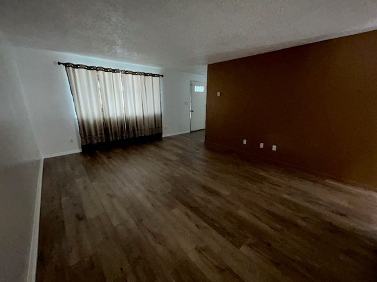 291 Se 9th St - Photo 4 of 10