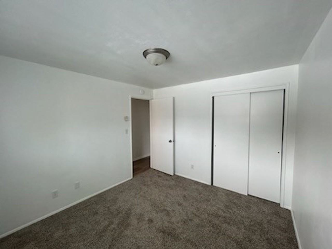 291 Se 9th St - Photo 6 of 10