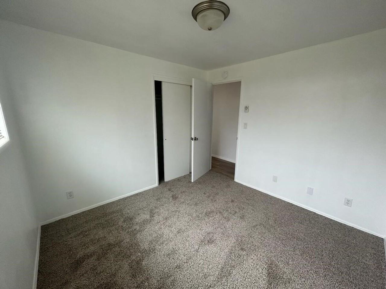 291 Se 9th St - Photo 7 of 10