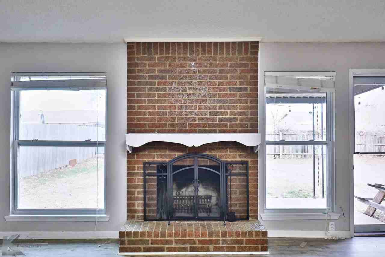 1734 Bob White Ct - Photo 3 of 34