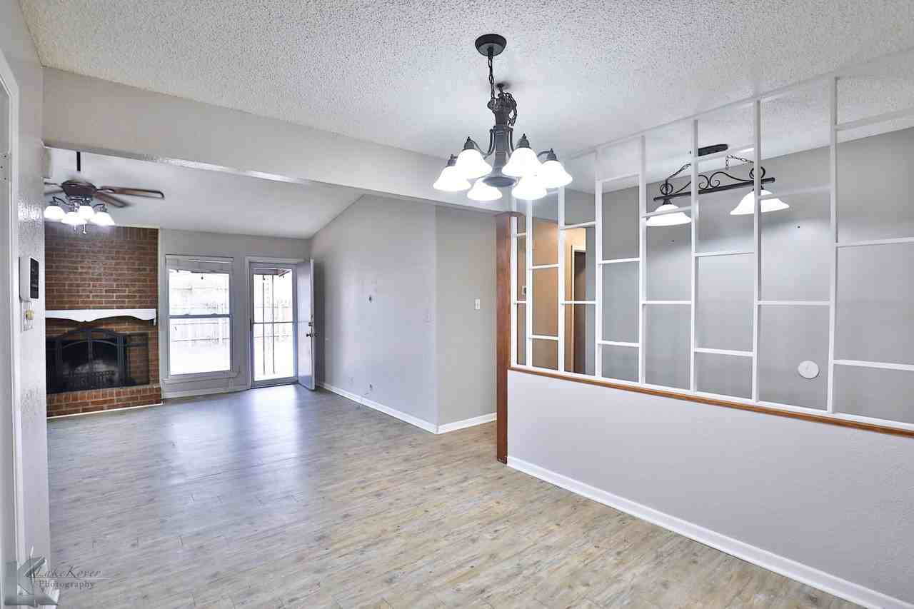 1734 Bob White Ct - Photo 6 of 34