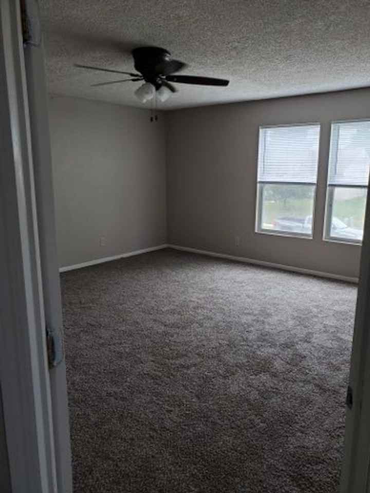 4341 Fletcher Dr - Photo 6 of 13