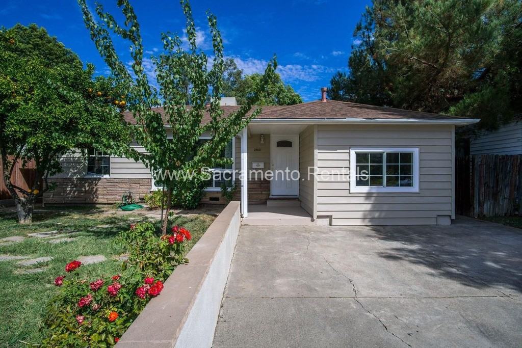 2601 23rd Ave - Photo 2 of 36