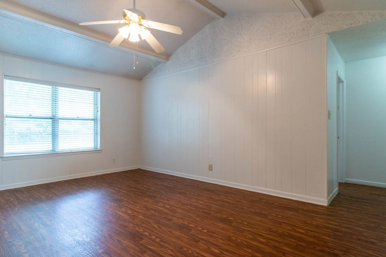 3503 Oriole Ln - Photo 2 of 11