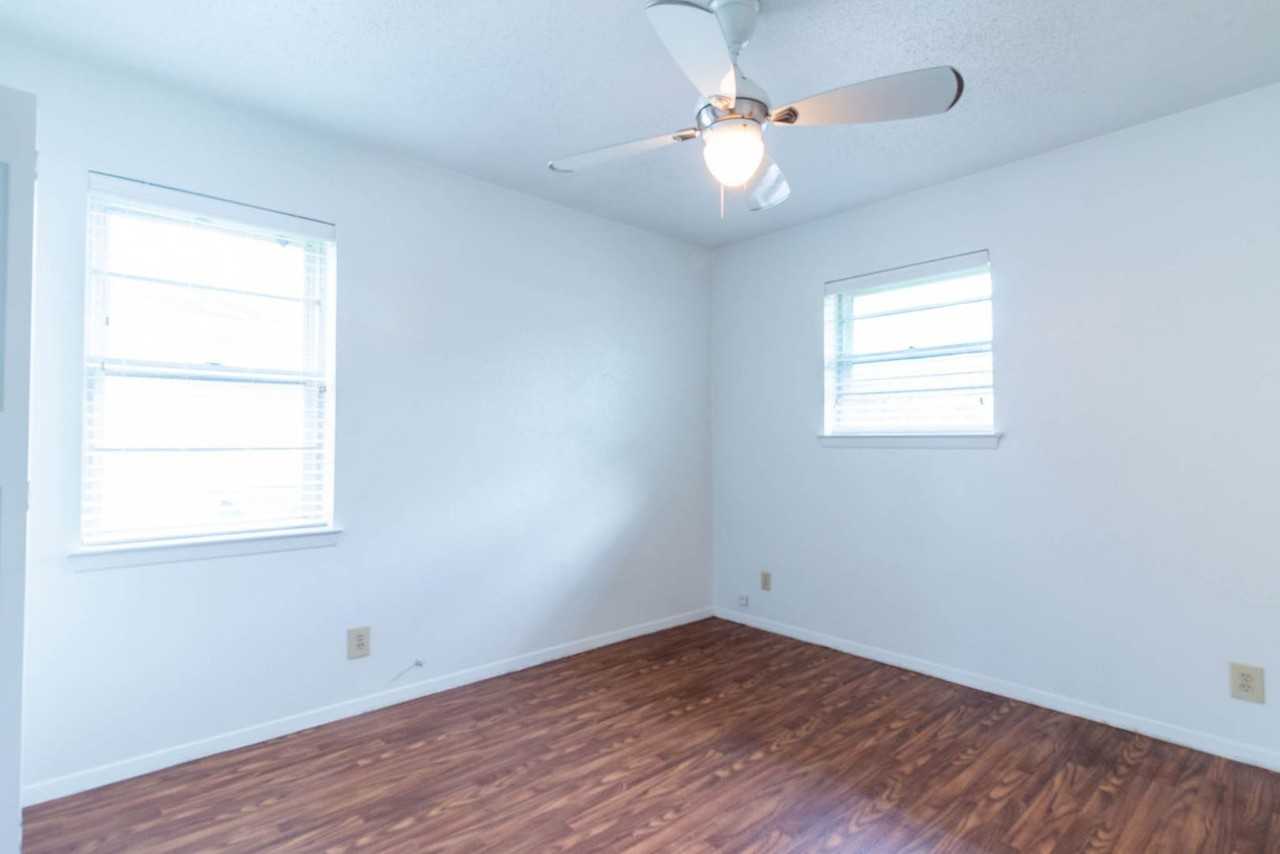 3503 Oriole Ln - Photo 4 of 11