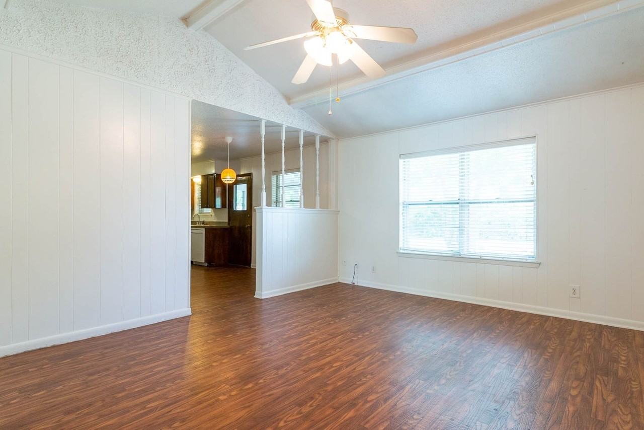 3503 Oriole Ln - Photo 3 of 11