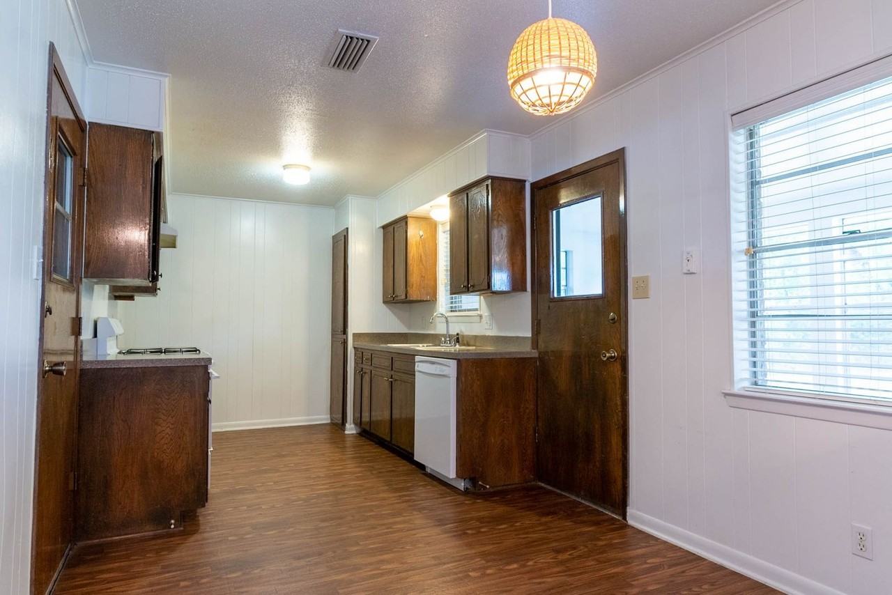 3503 Oriole Ln - Photo 4 of 11