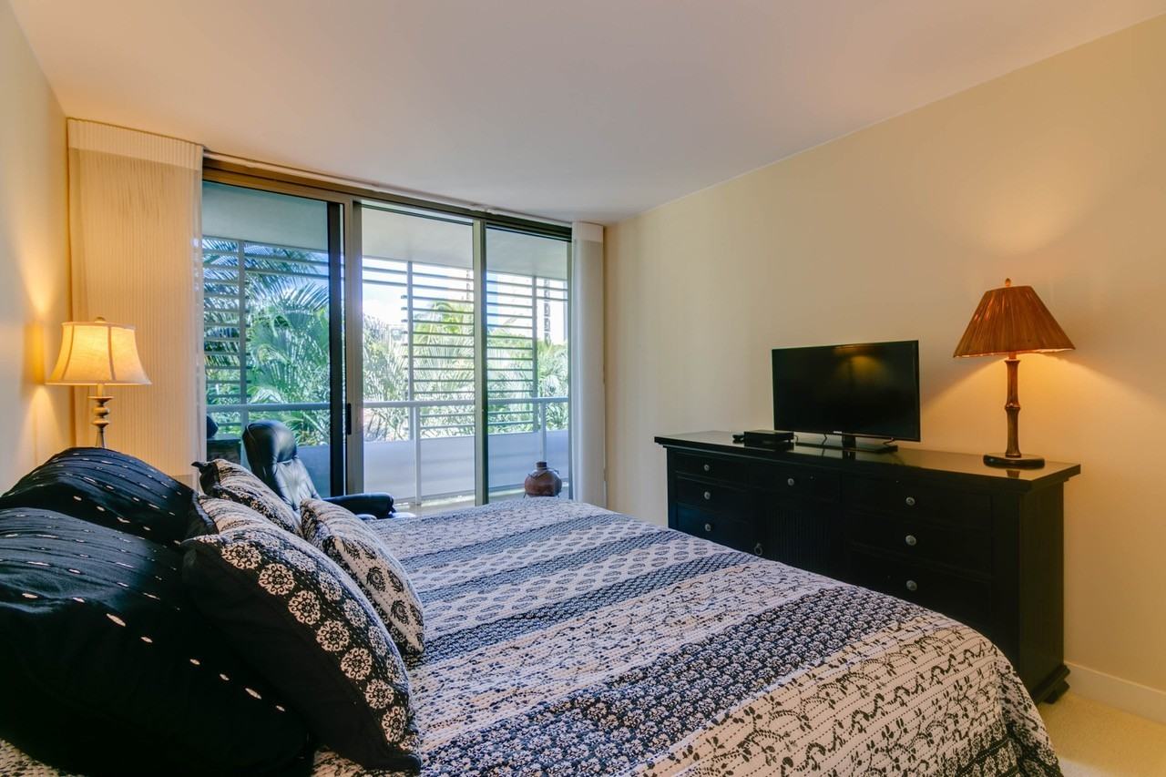 1551 Ala Wai Blvd #205 - Photo 4 of 28