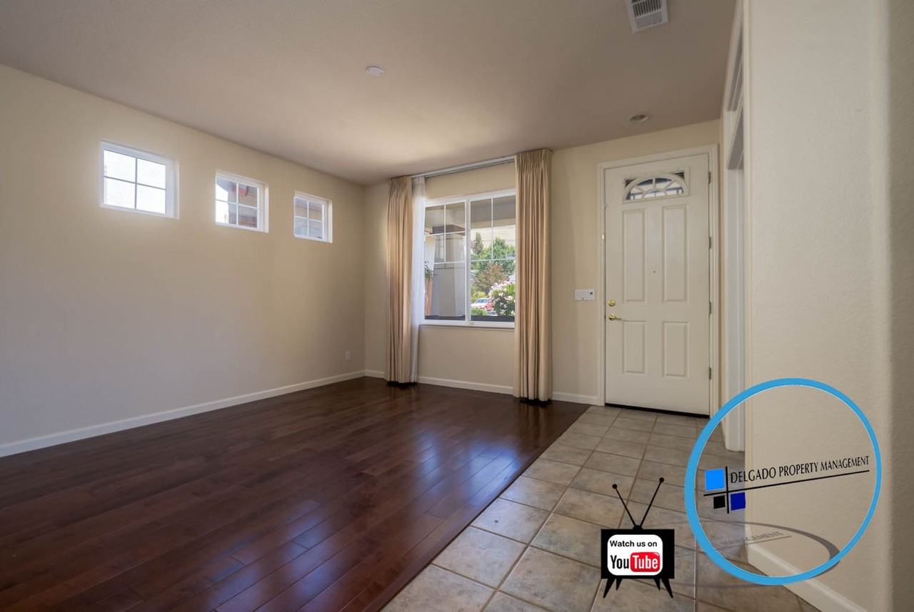 5201 Zinfandel Ln - Photo 2 of 43