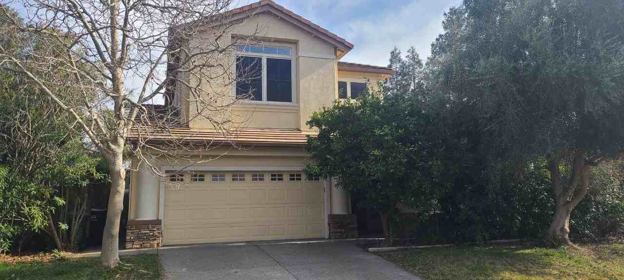 1406 Yukon St - Photo 3 of 43