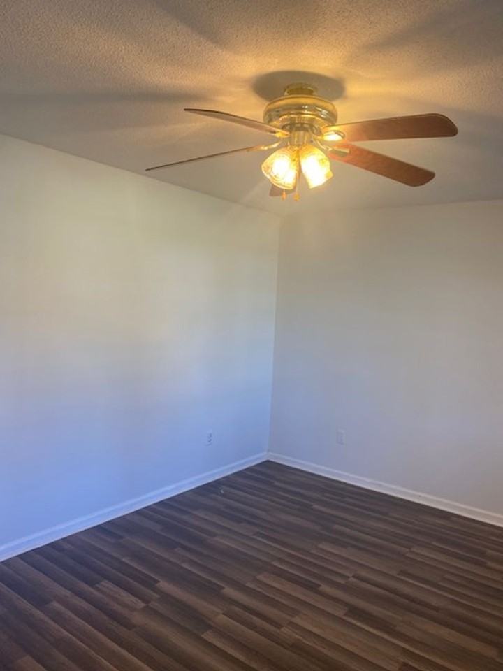 59 Marina Ave - Photo 5 of 31