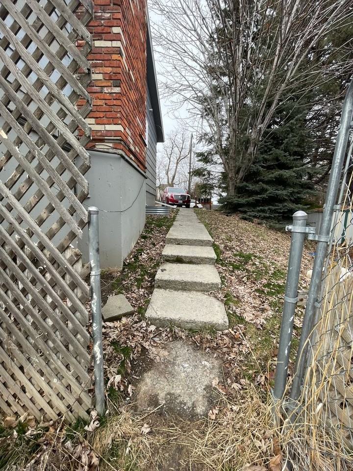 1190 N Mountain View Rd Lowr B - Photo 2 of 18