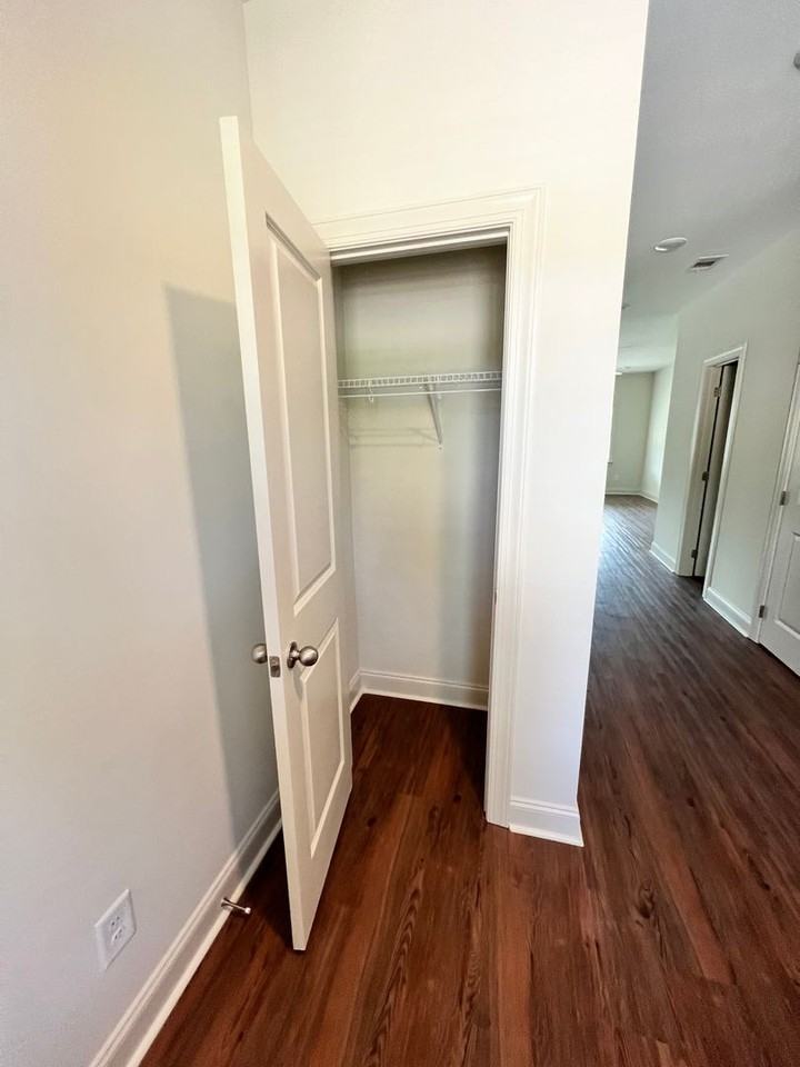 294 E Longleaf Dr - Photo 6 of 47