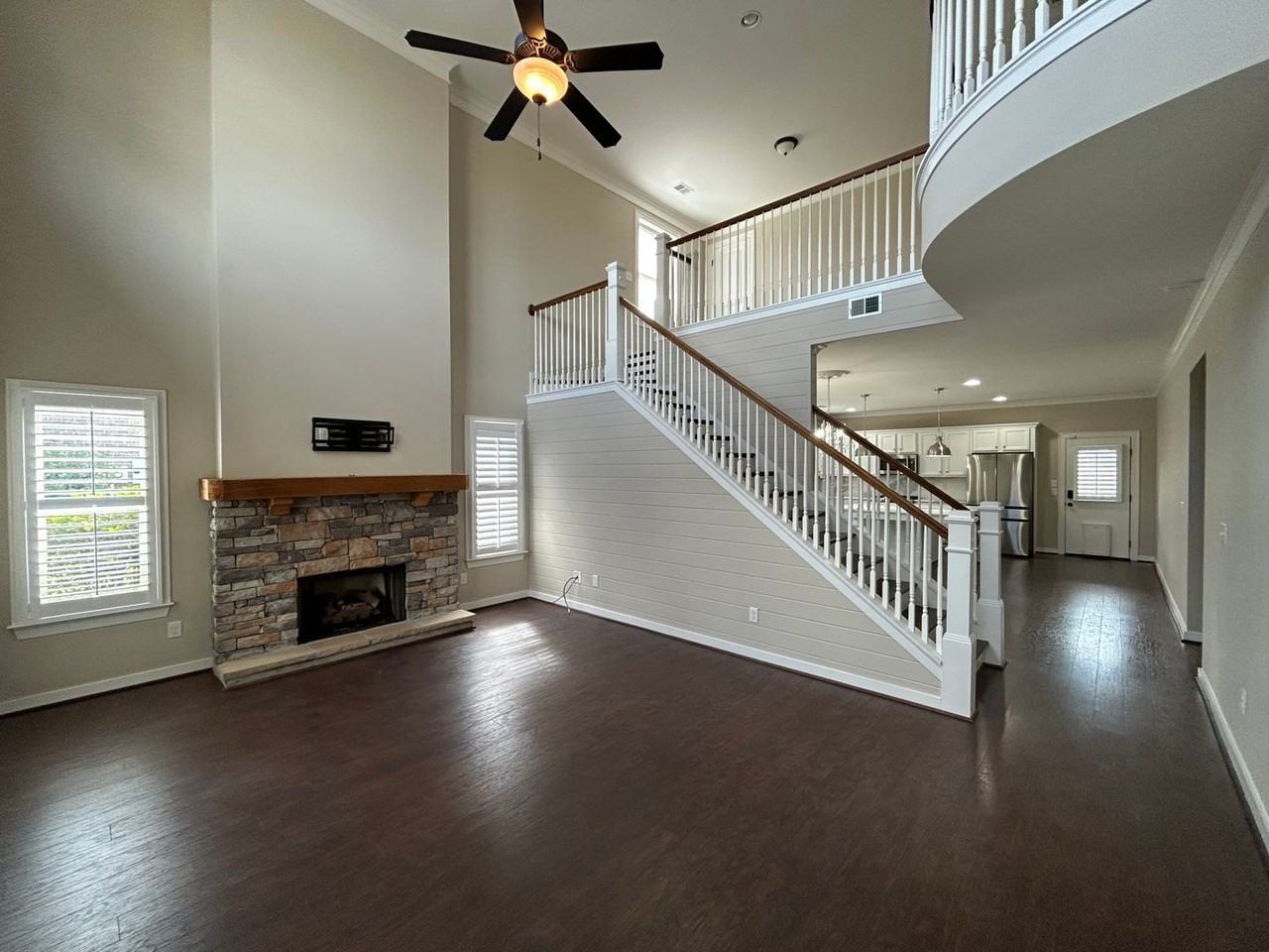 1485 Oxford Mnr - Photo 3 of 17