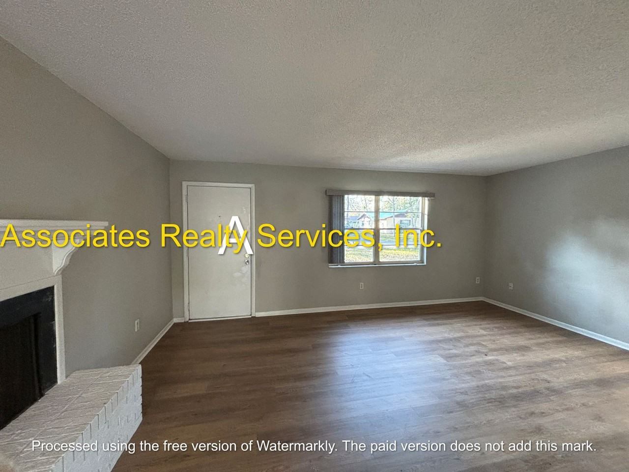 4401 Nw 20th Dr - Photo 2 of 7