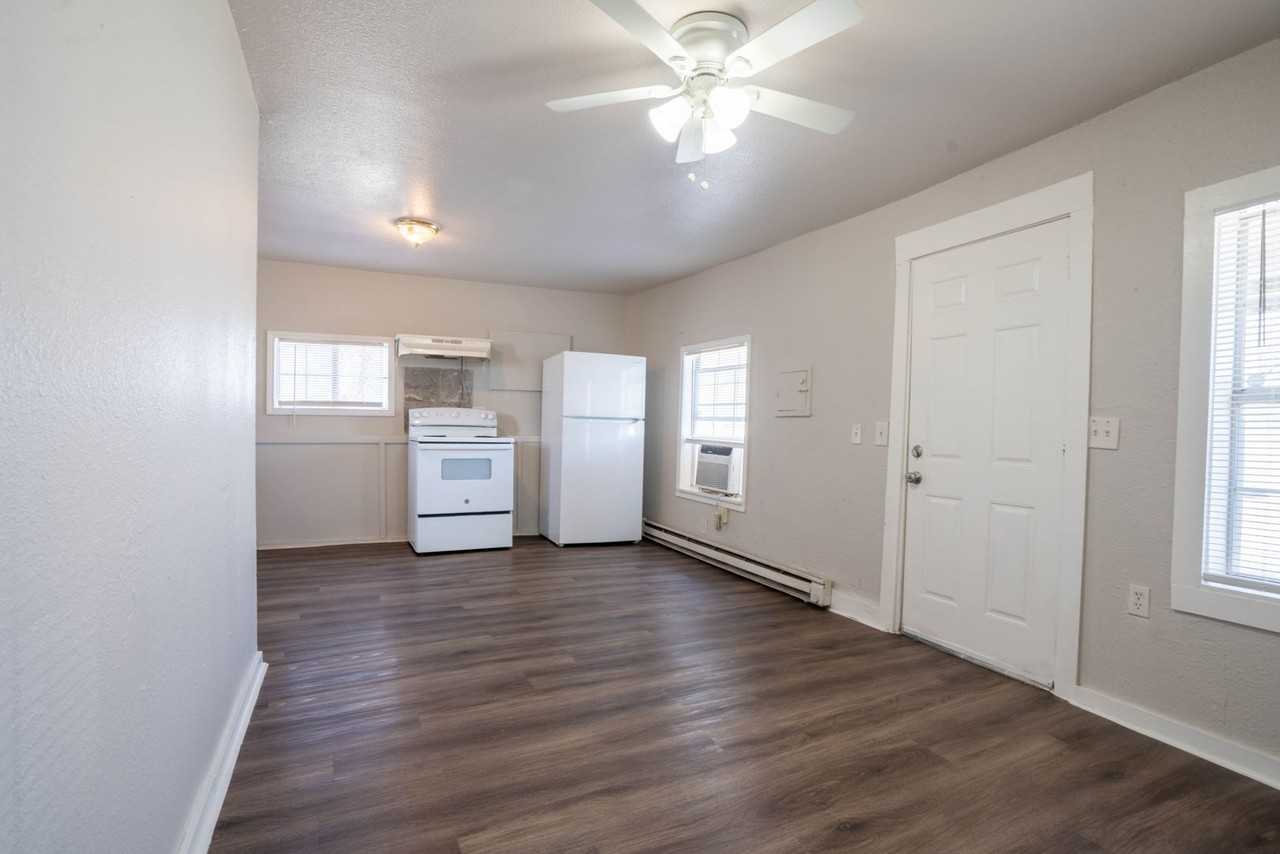 4400 N Peoria Ave #1-2 - Photo 3 of 12