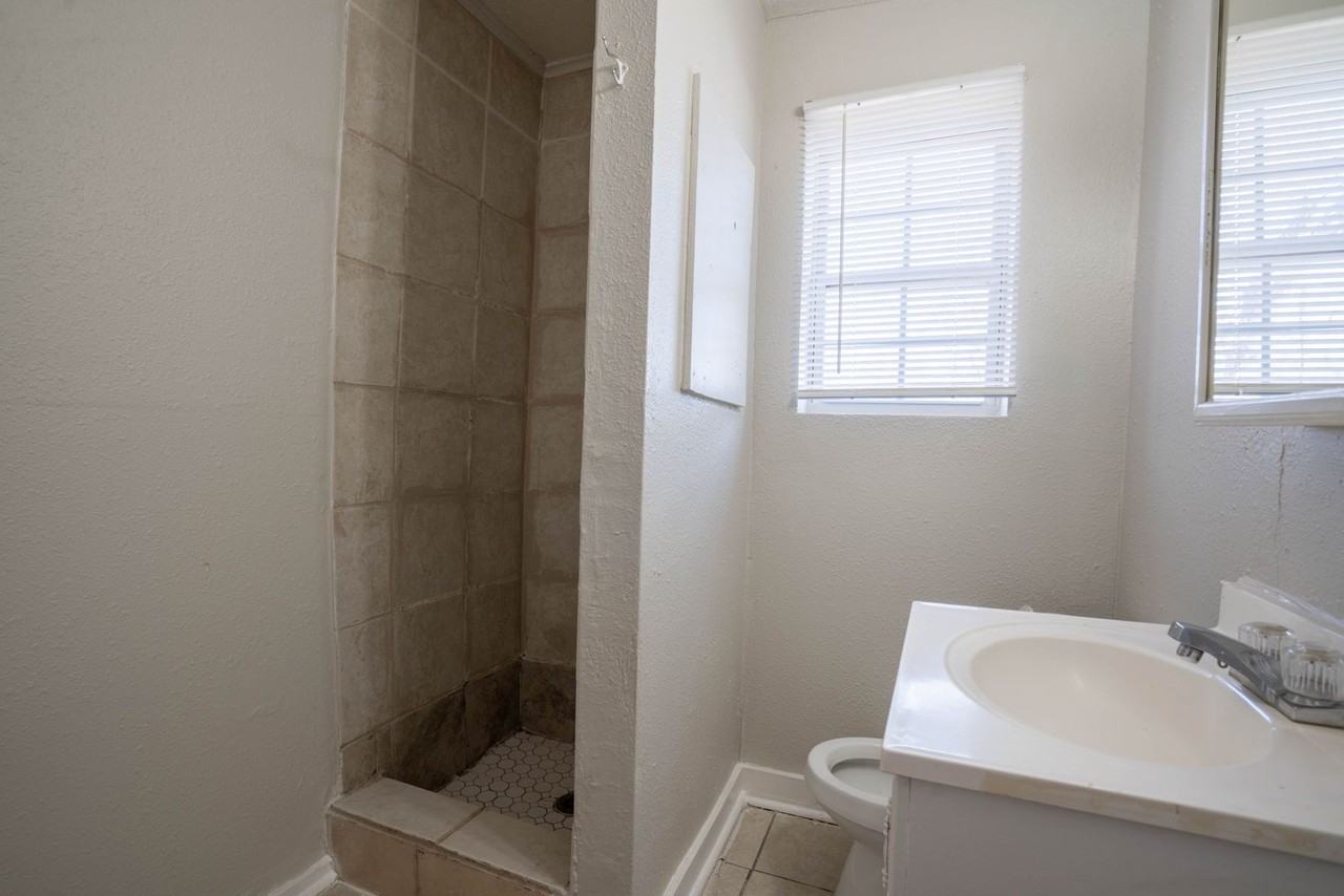 4400 N Peoria Ave #1-2 - Photo 6 of 12