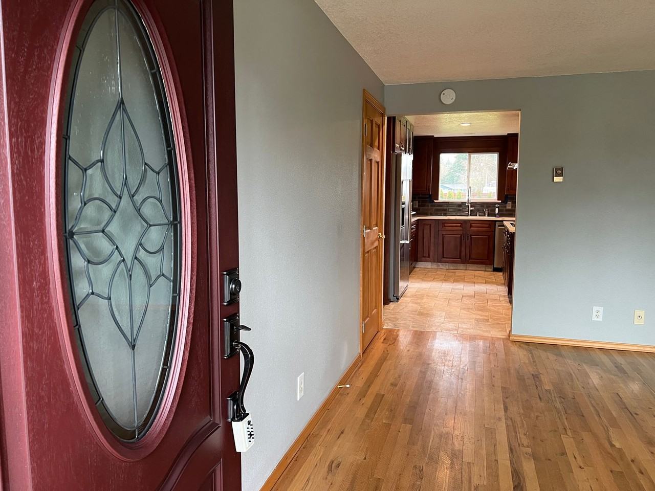 9509 Ne 67th St - Photo 3 of 50