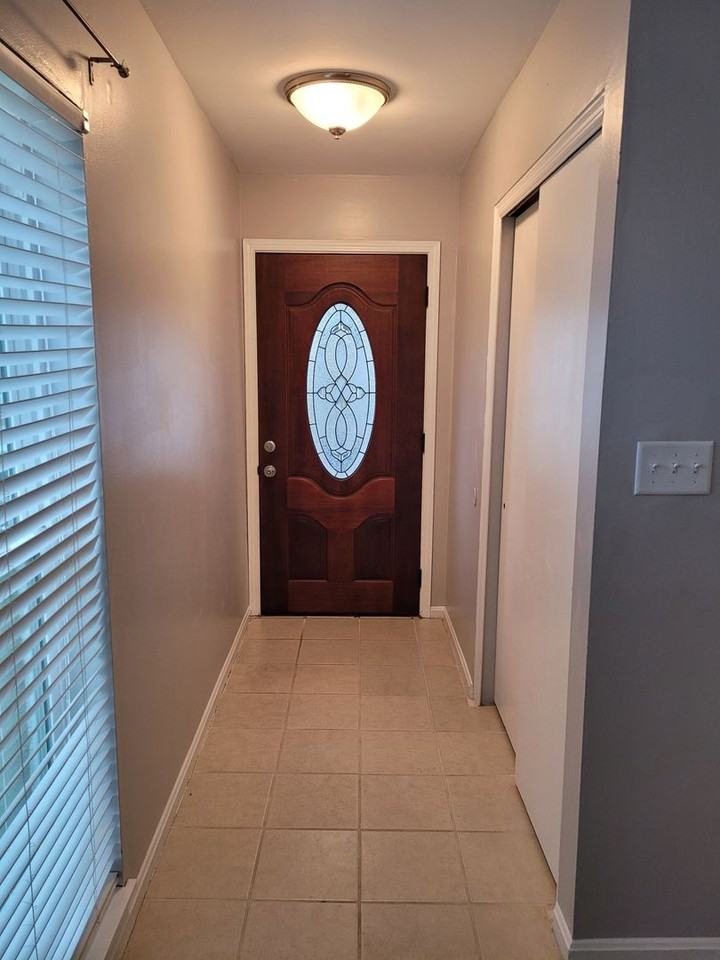 1110 Yale Ave - Photo 2 of 32