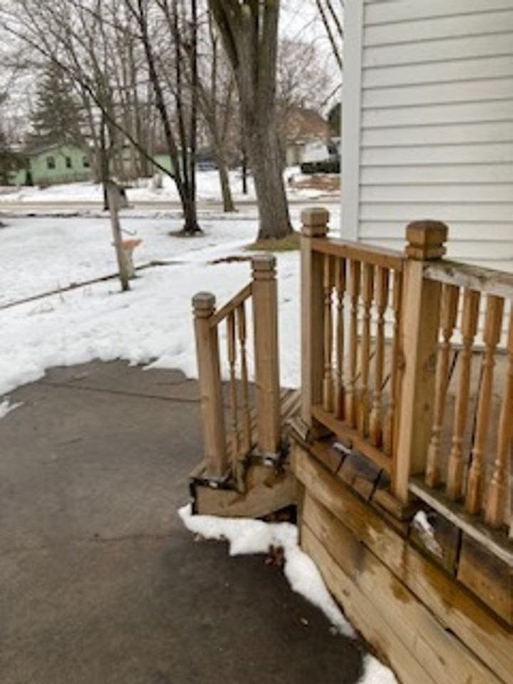 1027 Pershing St - Photo 2 of 19